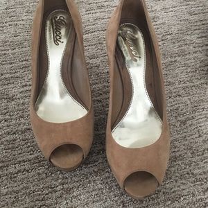 Gucci high heel peep toe pump